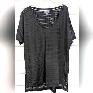 ⭐⭐ FREE AD ON TO ANY BUNDLE ⭐⭐. Euc  Athletic Top Size Small